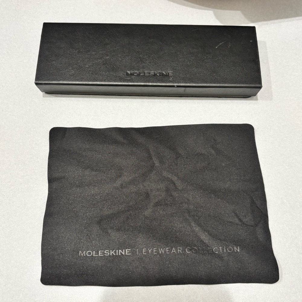 MOLESKINE hard shell eyeglasses case slim glasses case with cloth